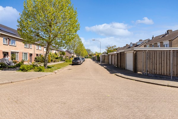 Foto - Te koop: Drive-in woning in Fijnaart!